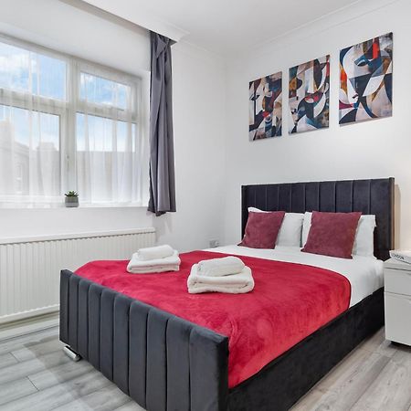 Green Hype - 10 Mins To Stadium - Sleeps 8 Лондон Екстериор снимка