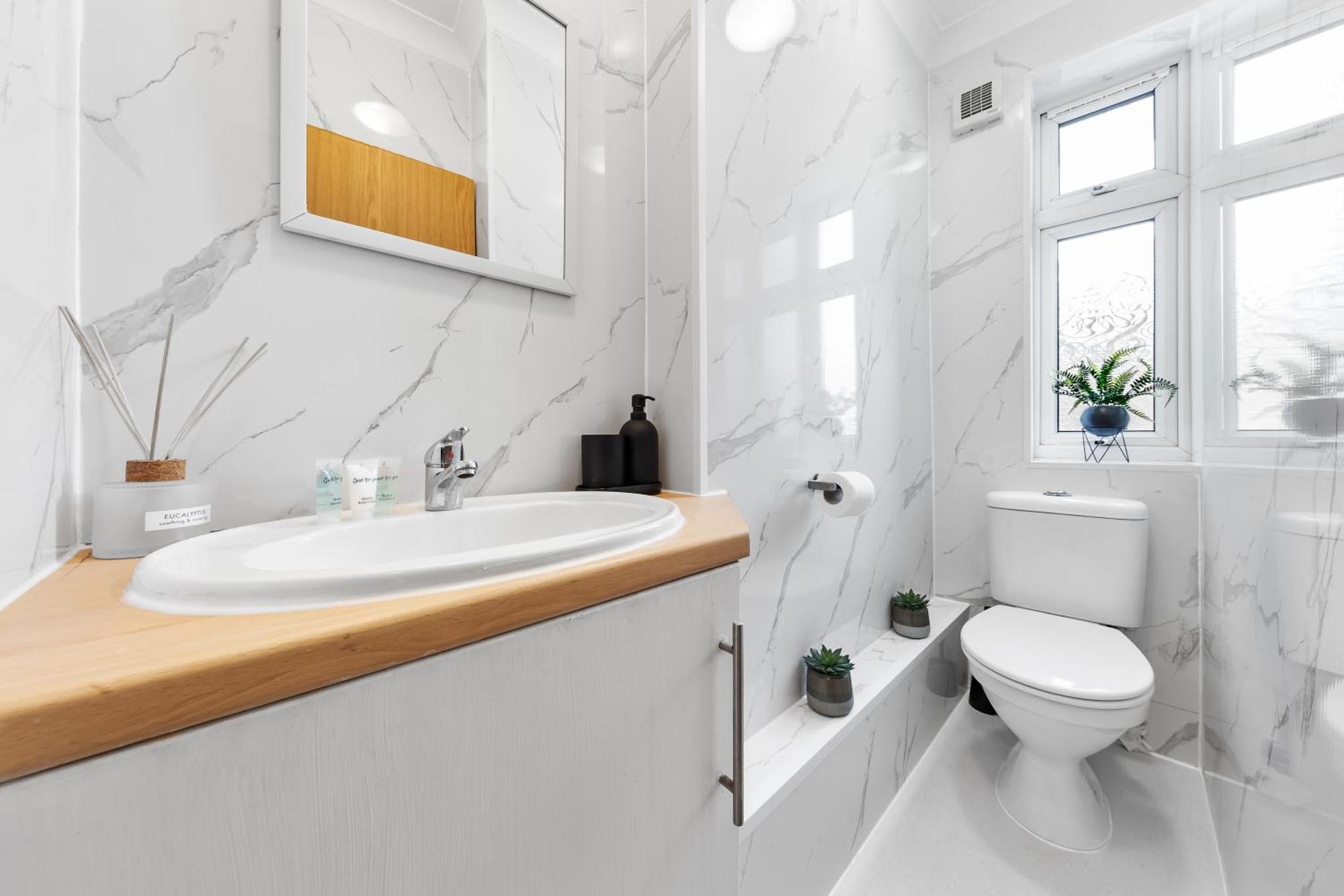 Green Hype - 10 Mins To Stadium - Sleeps 8 Лондон Екстериор снимка